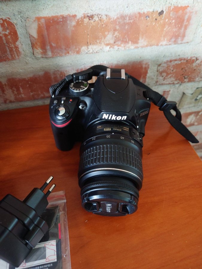 Nikon D3200 24mp (890 billeder - er som ny) 64 gb ram 18-55mm objektiv  taske