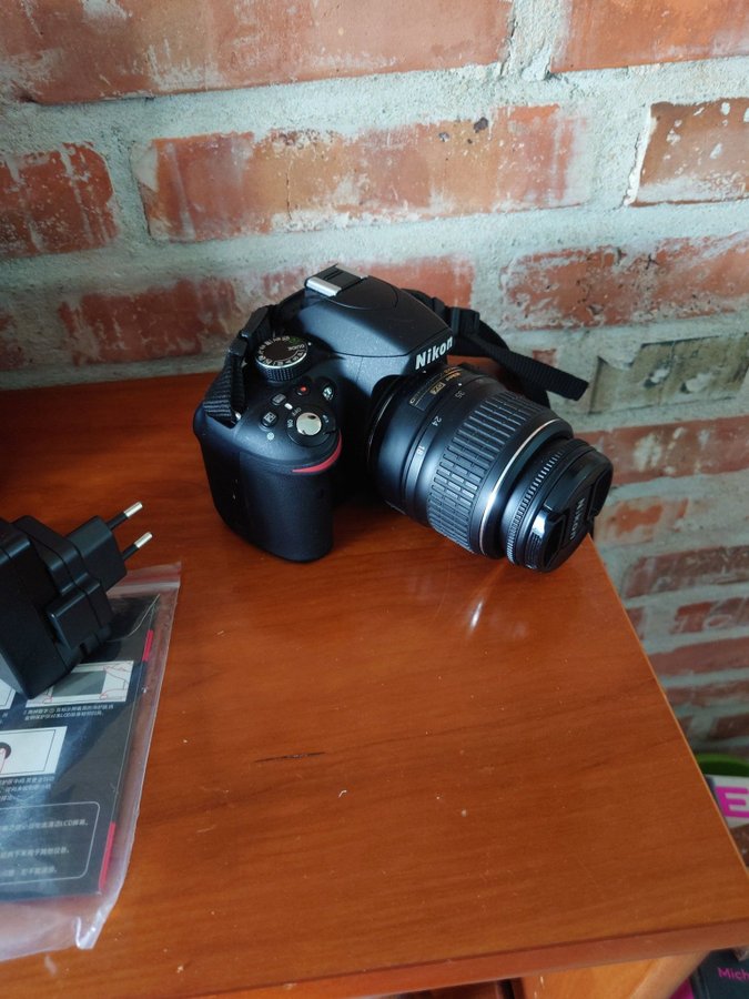 Nikon D3200 24mp (890 billeder - er som ny) 64 gb ram 18-55mm objektiv  taske