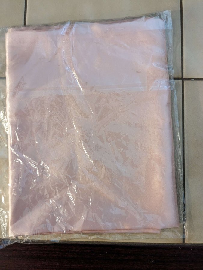 [Ny] Ett stycken kuddfodral i silkesimitation örngott kudde fodral rosa 51 x 76