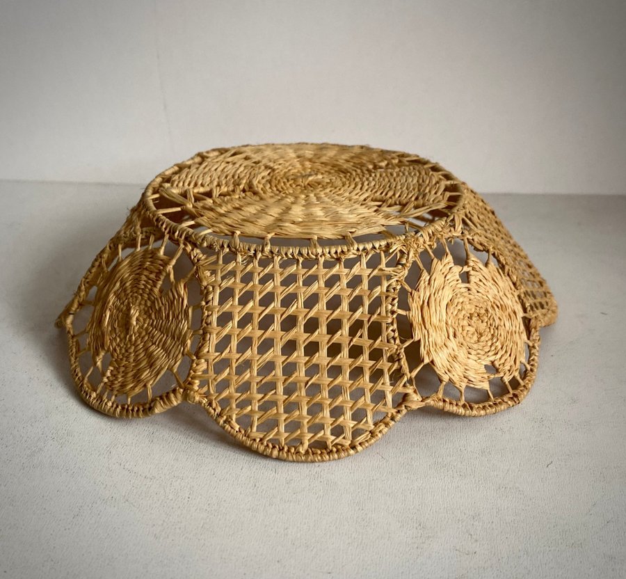 Äldre vägg korg fat hantverk folkart vintage woven basket mid century boho