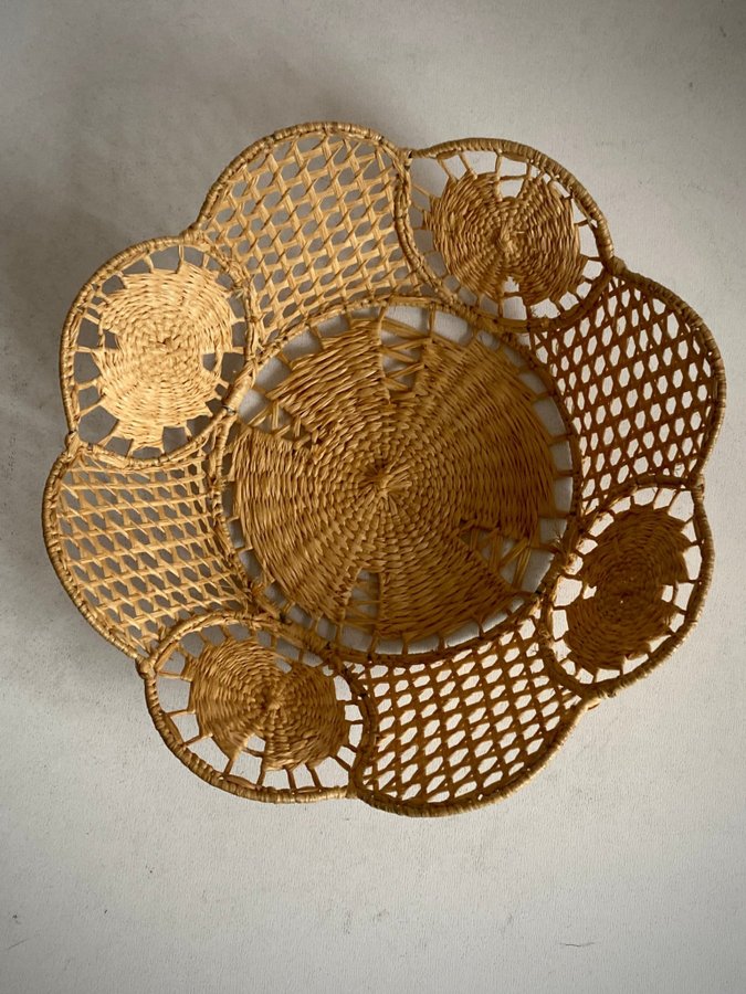 Äldre vägg korg fat hantverk folkart vintage woven basket mid century boho