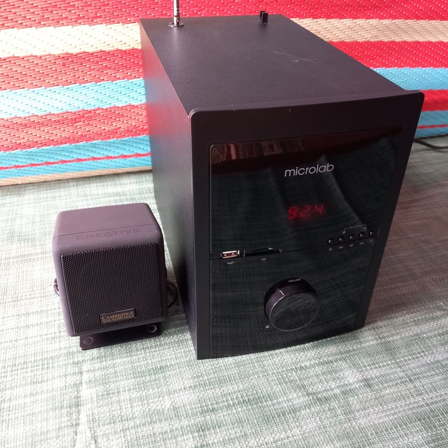 Microlab subwoofer M-700U