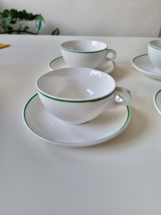 Gustavsberg ben porslin kaffekoppar med fat gröna - 1900 talets första hälft