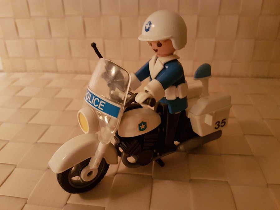 Vintage PLAYMOBIL Geobra Polis med Polismotorcykel och tillbehör