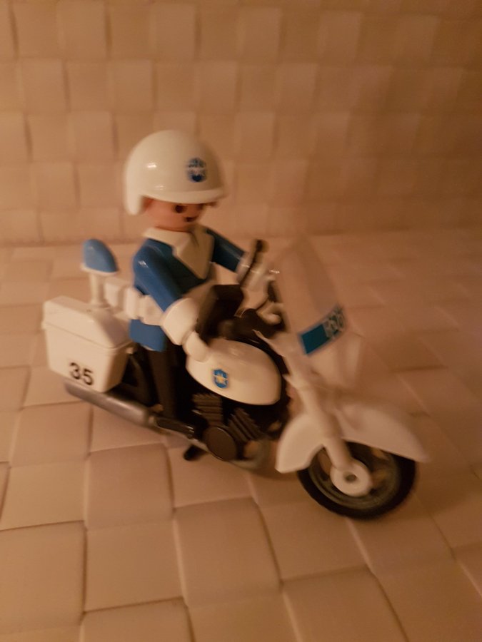 Vintage PLAYMOBIL Geobra Polis med Polismotorcykel och tillbehör