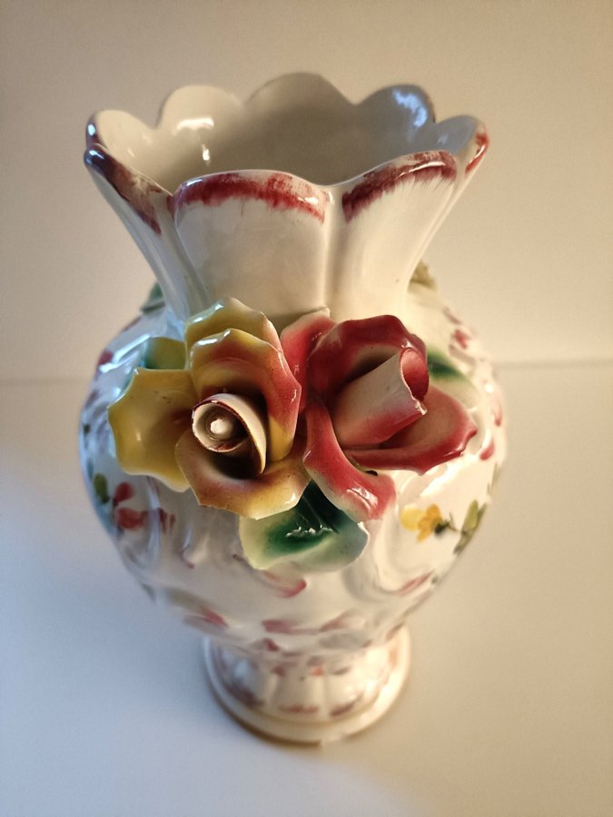Vintage Capodimonte stil vas Handmålad vas Italien (Capodimonte Style vase)