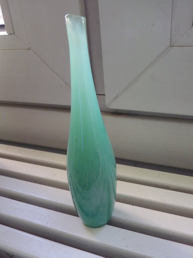 OVANLIG Vacker Miniatyrvas i glas grön