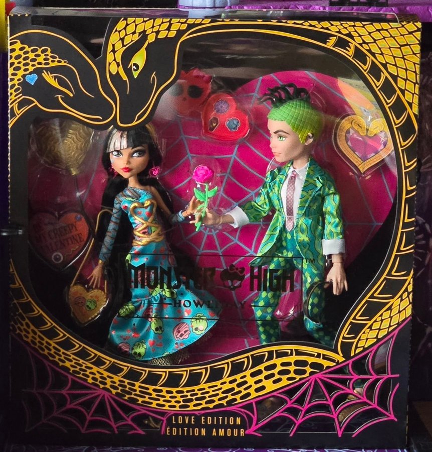 Monster High Cleo de Nile and Deuce Gorgon HOWLIDAY Love Edition *Brand New*