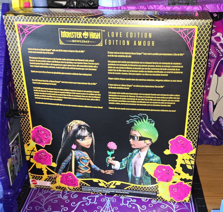 Monster High Cleo de Nile and Deuce Gorgon HOWLIDAY Love Edition *Brand New*