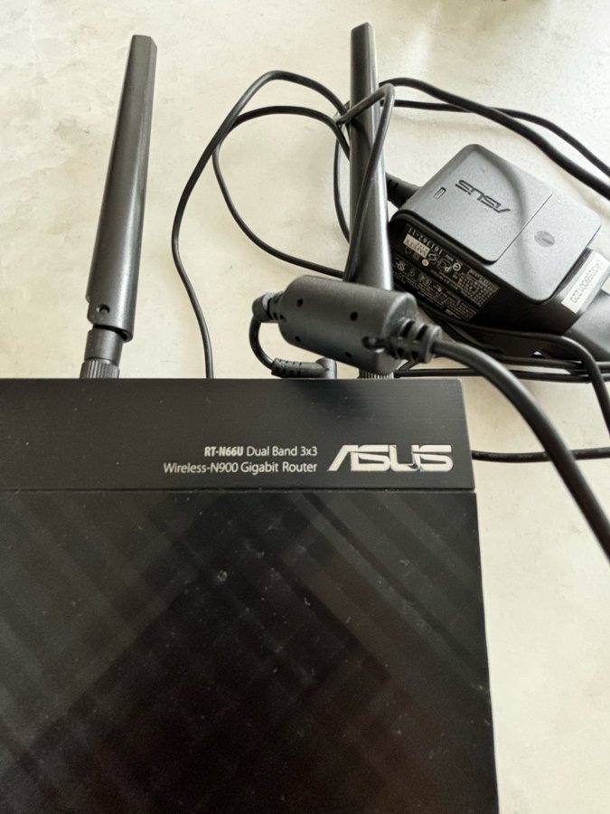 Asus RT-N66U Dual Band Router 3x3 Wireless-N900 Gigabit Router
