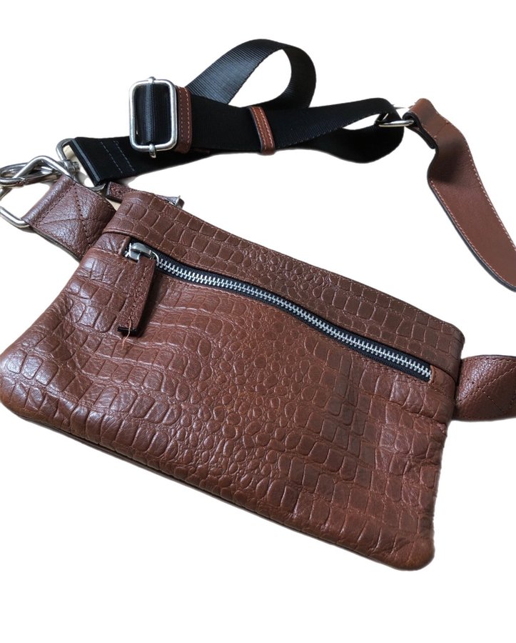 Amazing Still Nordic brown leather crossbody bag