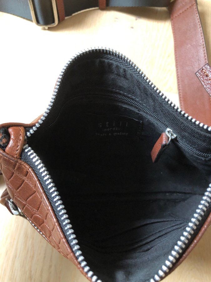 Amazing Still Nordic brown leather crossbody bag