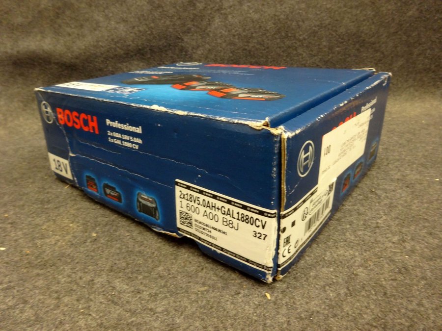 2 x batterier BOSCH GBA 18V 50Ah + laddare GAL 1880 CV Helt Nytt