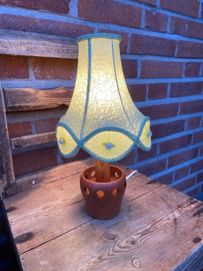 Vintage Lampa Teak Handsydd Lampskärm Retro Bordslampa Lampa Teaklampa