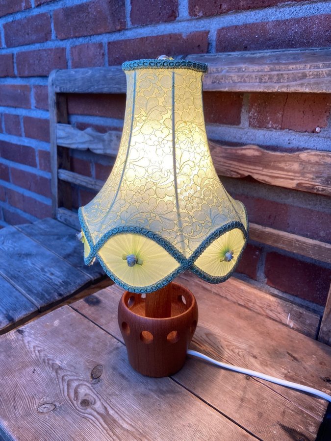 Vintage Lampa Teak Handsydd Lampskärm Retro Bordslampa Lampa Teaklampa