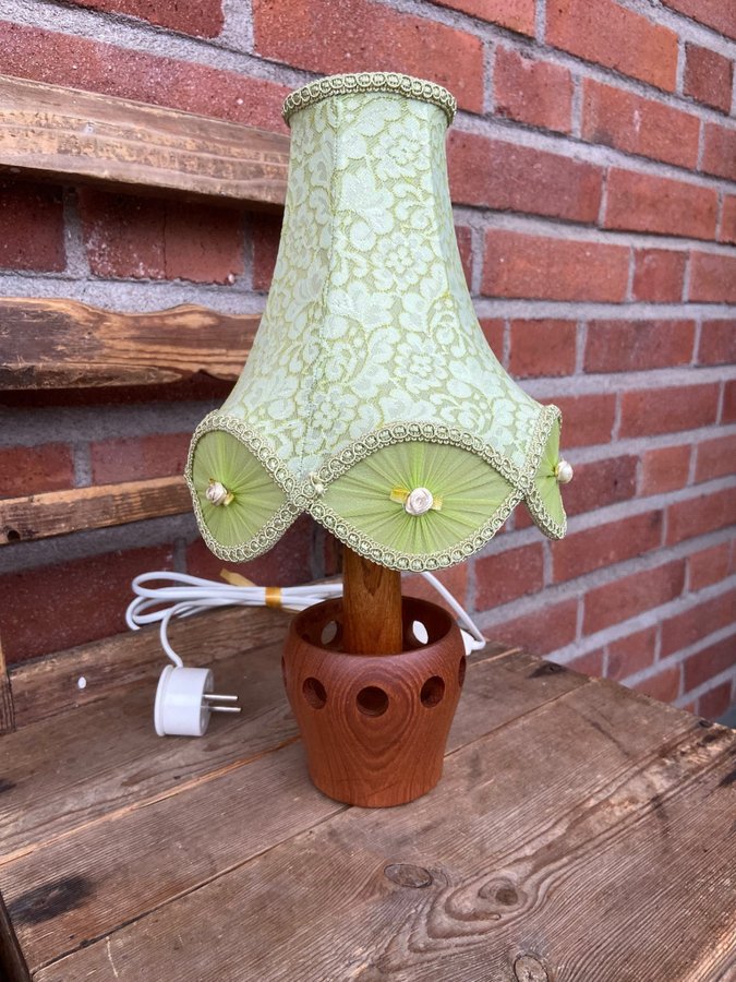 Vintage Lampa Teak Handsydd Lampskärm Retro Bordslampa Lampa Teaklampa