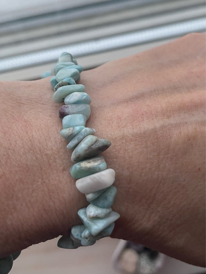 AUTENTISK NATURLIG LARIMAR UNIKT CHIPS ARMBAND