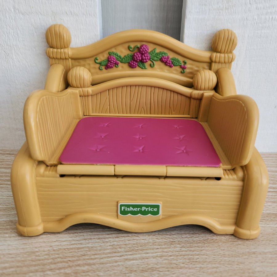 1998 Mattel Fisher-Price Briarberry Bear Fold Out Sofa Bed Pink Cushion
