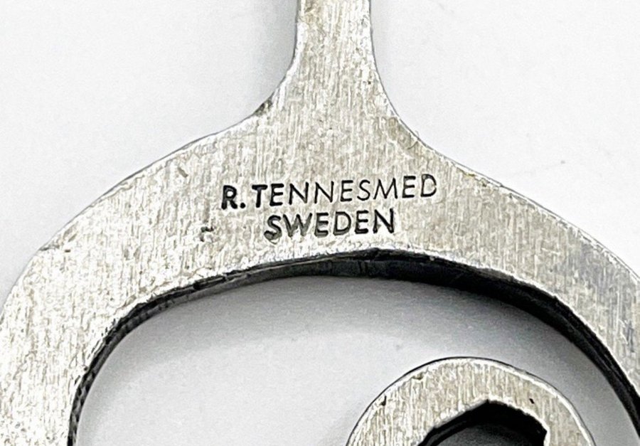Ovanligt och mycket snyggt halsband i tenn av RUNE TENNESMED 1960-tal