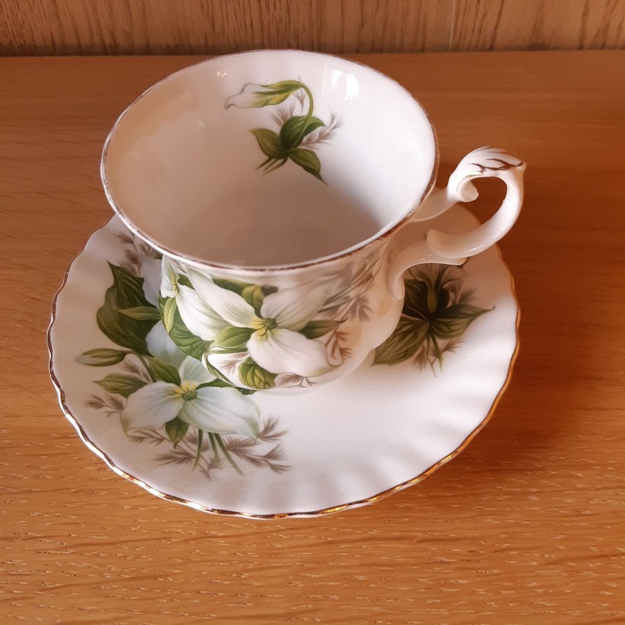 Royal Albert Trillium kaffekopp med fat Bone China England