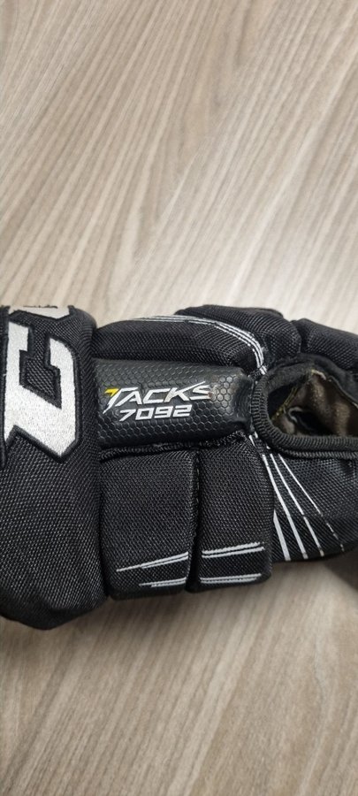 Ccm tacks 7092