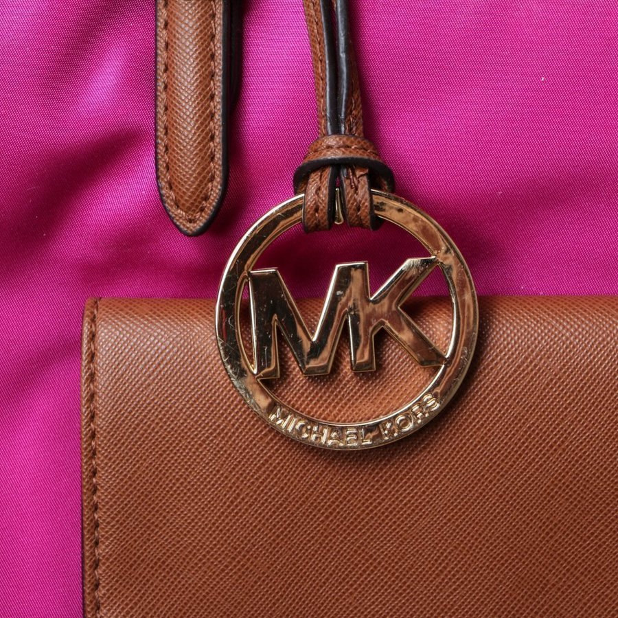 MICHAEL KORS väska