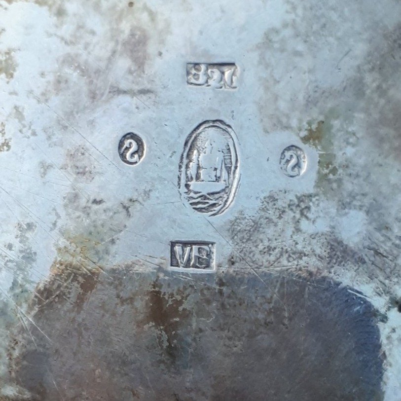 Gammal 830 Silverlåda 8x4cm 70g Stämplat Sølv Smyckeskrin Silver Kista Dåse