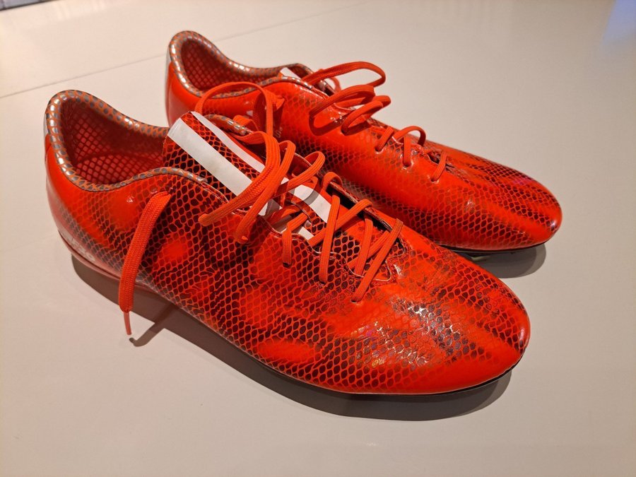 OBS! Adidas f30 Adizero FG i superskick! Storlek 42