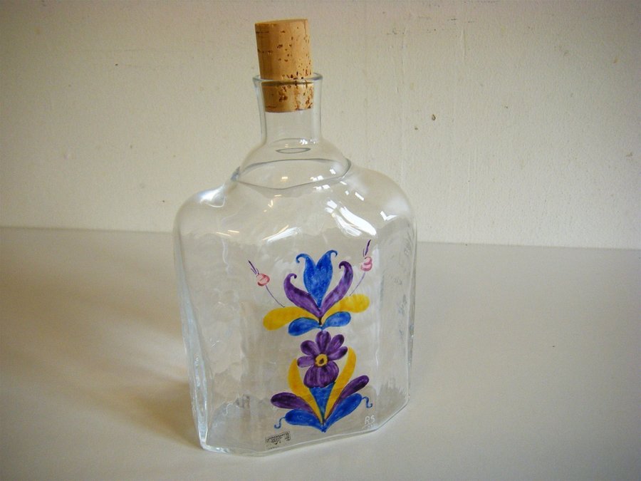 Karaff Flaska Sea glasbruk Handmålad Signerad R S och A L Blommor Vin Bar