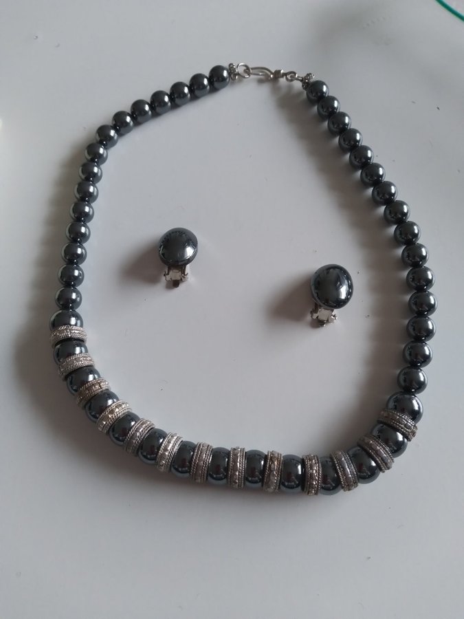 hematite halsband och örhängen - halsbandet är 40cm lång