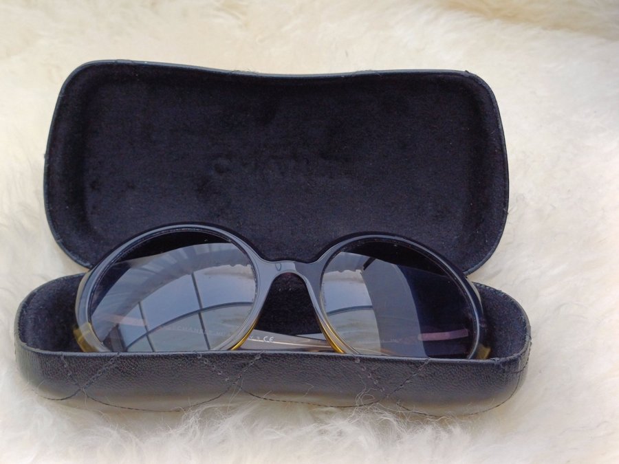 Vintage Chanel solglasögon - autentiska