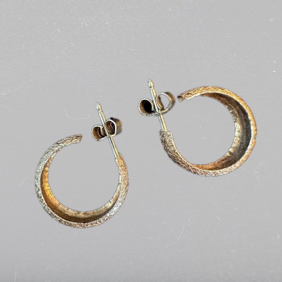 14 carat gold Earrings hoops vintage 1970'
