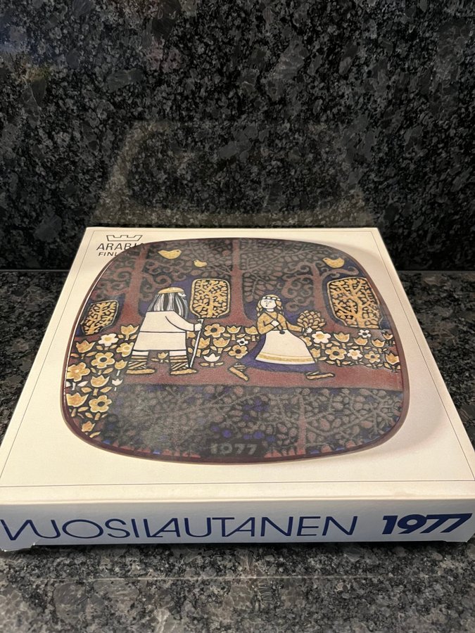 Arabia årstallrik 1977 Raija Uosikkinen