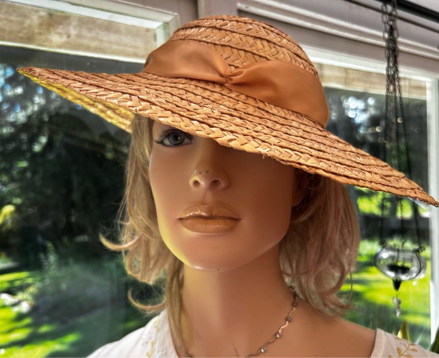 Elegant sommarhatt strå hatt perfekt både på stranden feststan m