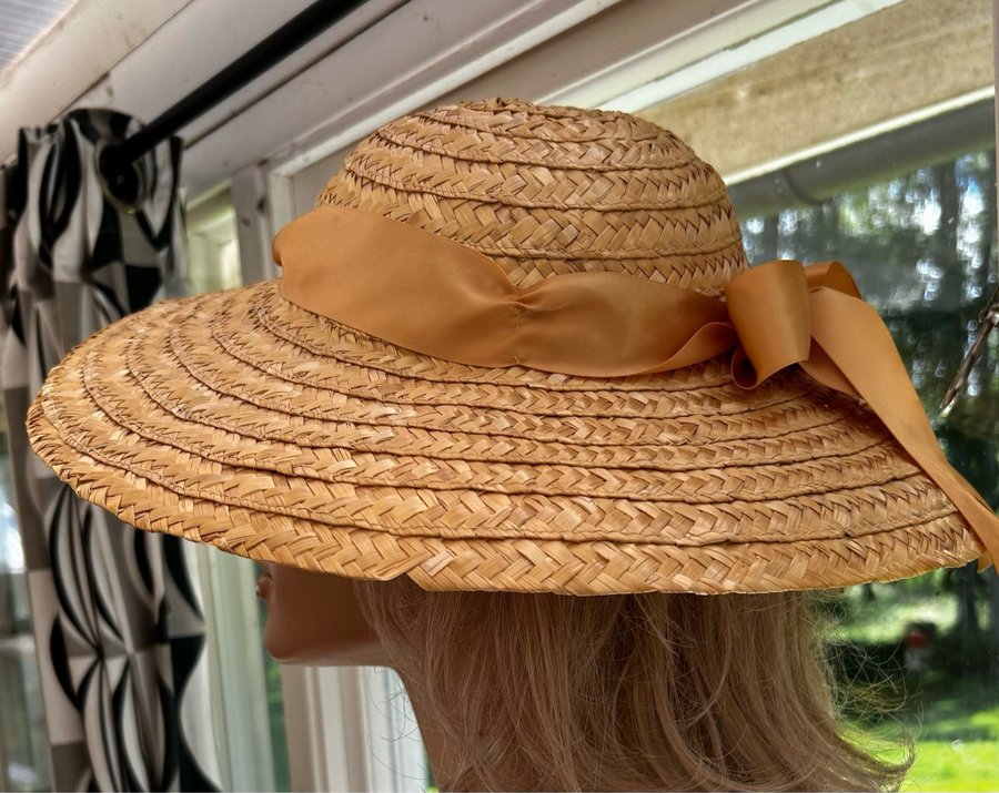 Elegant sommarhatt strå hatt perfekt både på stranden feststan m