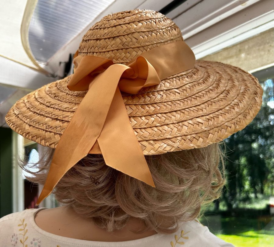 Elegant sommarhatt strå hatt perfekt både på stranden feststan m