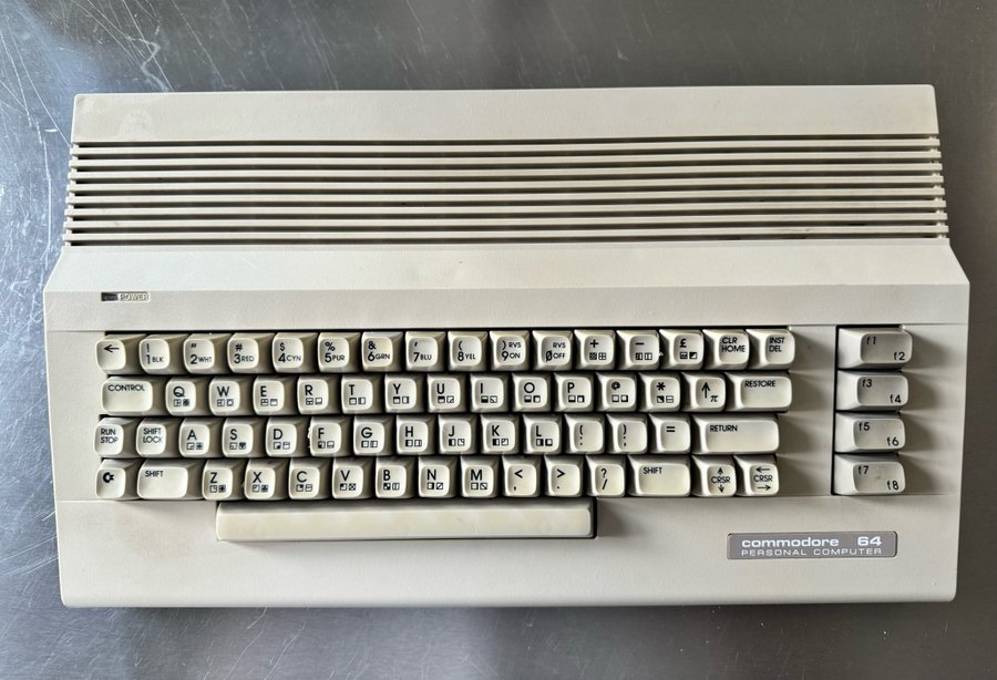 Commodore 64c (276992)