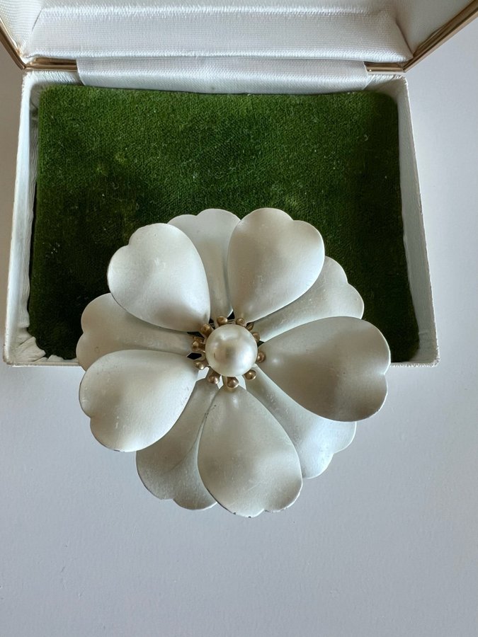 Vintage 1960-tals emalj brosch med blomma