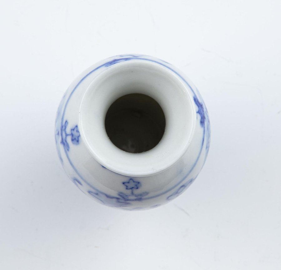 Liten Vas/Urna - Kina
