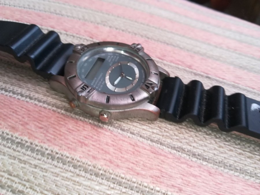 Fint sport quartz herrklocka alarm Chronograph klocka i fint design  vintage