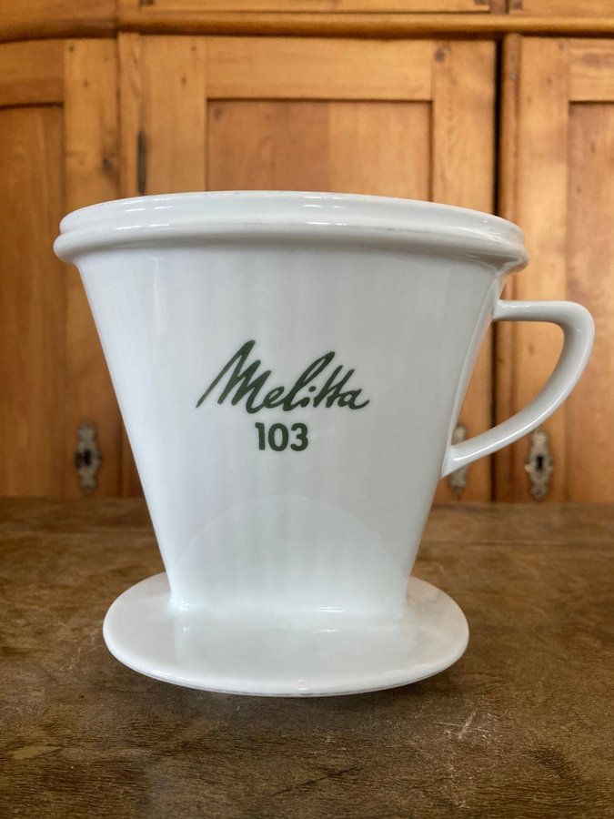 **JÄTTEFIN**…kaffefilterhållare…STOR…MELITTA 103…VIT…PORSLIN retro