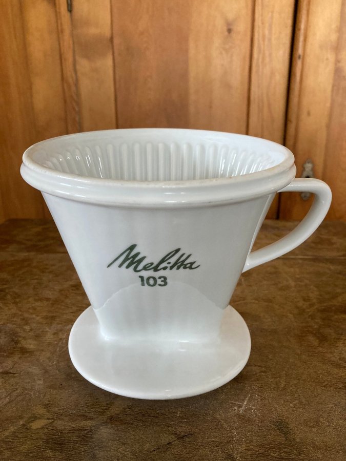 **JÄTTEFIN**…kaffefilterhållare…STOR…MELITTA 103…VIT…PORSLIN retro