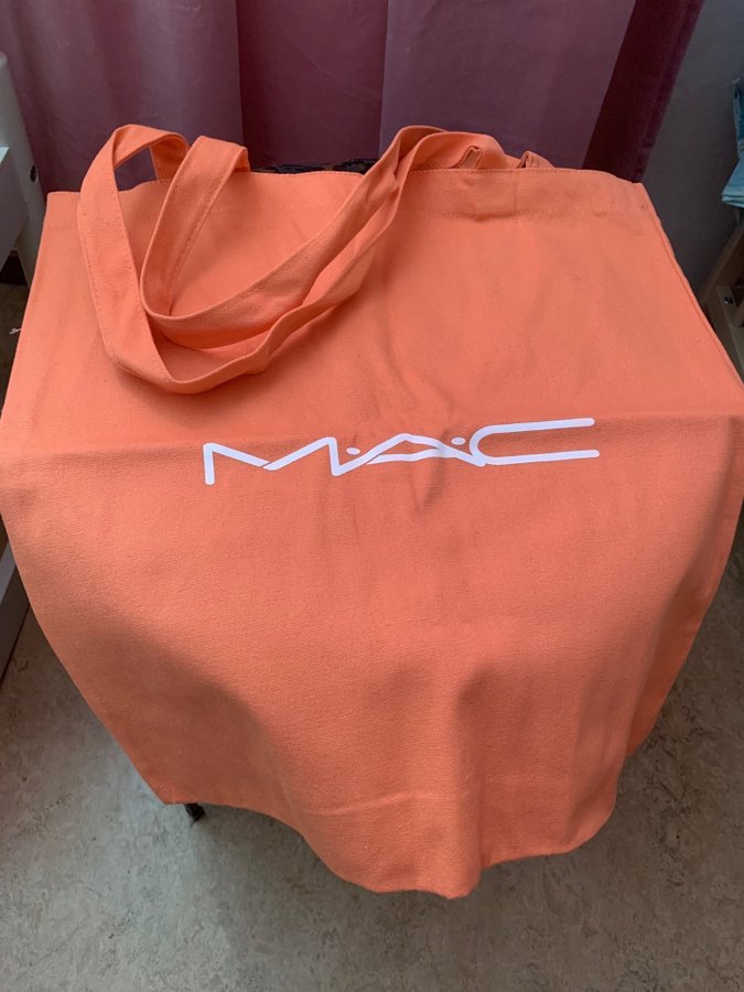 MAC COSMETICS TOTE BAG i ”korall” färg! NY! OBS - Utförsäljning!