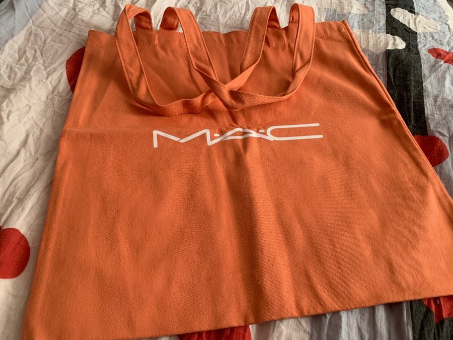 MAC COSMETICS TOTE BAG i ”korall” färg! NY! OBS - Utförsäljning!