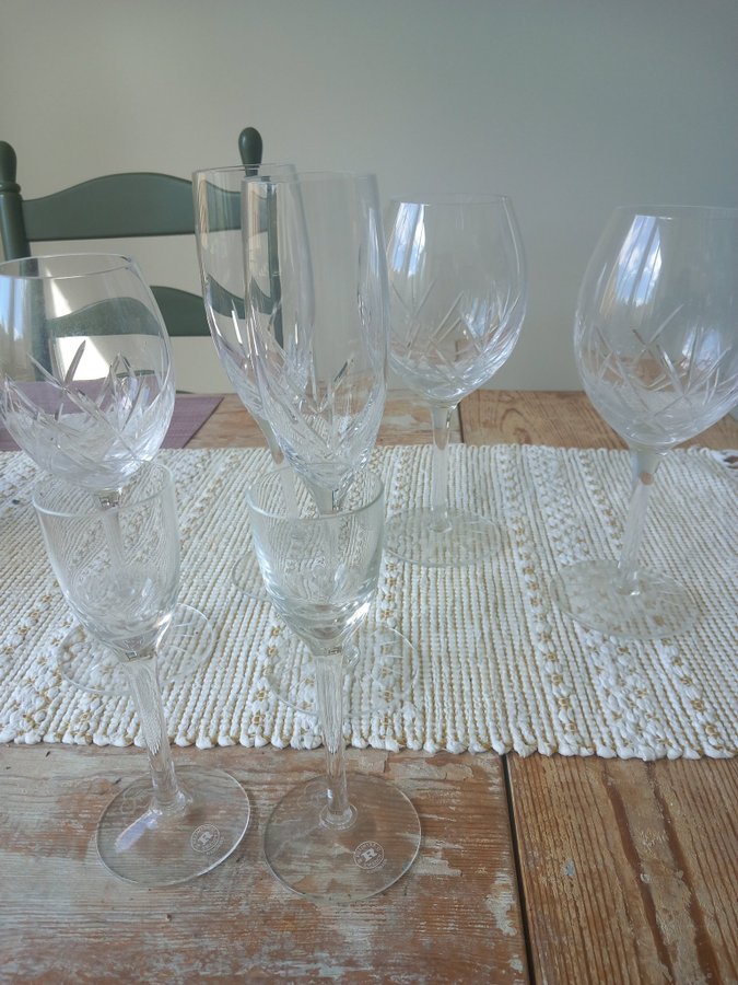 Glas från Magnor och Reijmyre Glasbruk