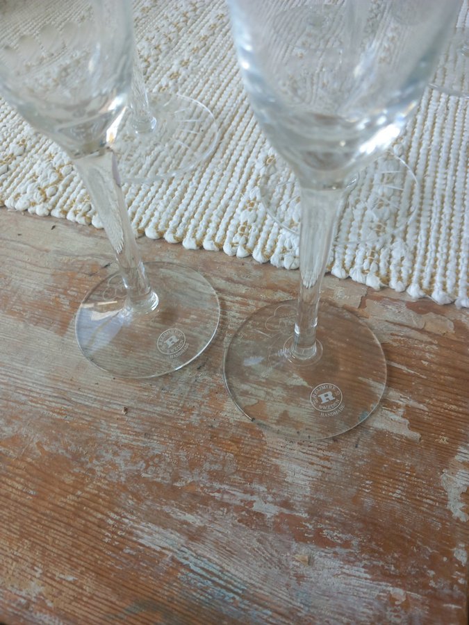Glas från Magnor och Reijmyre Glasbruk