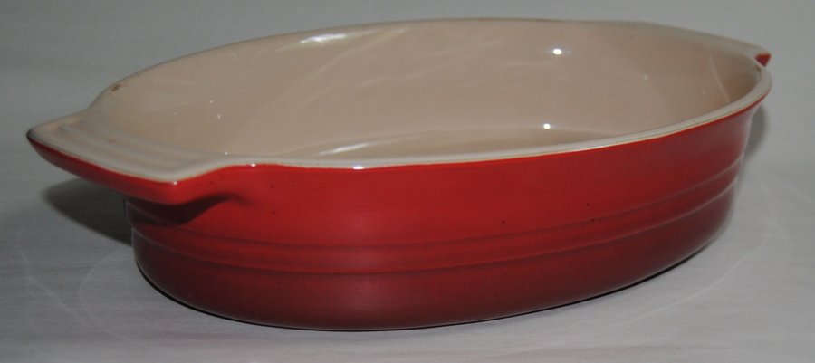 LE CREUSET  OVAL UGNSFORM  STENGODS  15-14  CHERRY RED  BRA BRUKSSKICK !