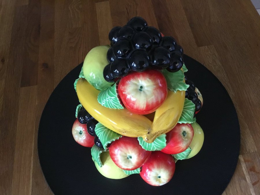 SKULPTUR Bordsdekoration ”Centerpiece” fruktskål i porslin SIA Keramik