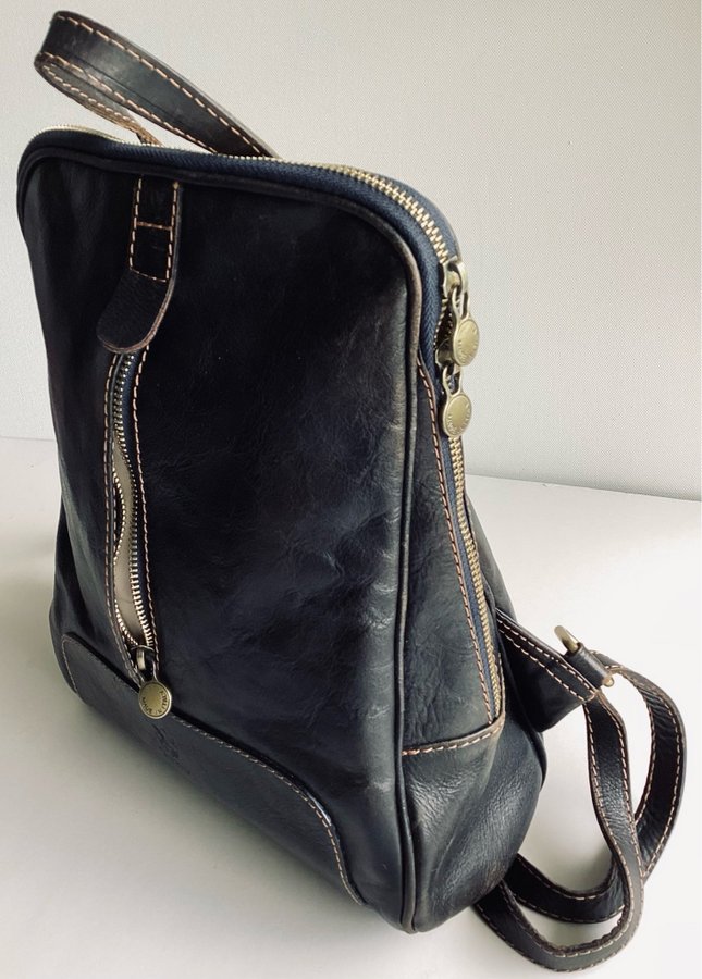 Vera Pelle - Italy Ryggsäck - mörkbrun i äkta läder H: 32cm