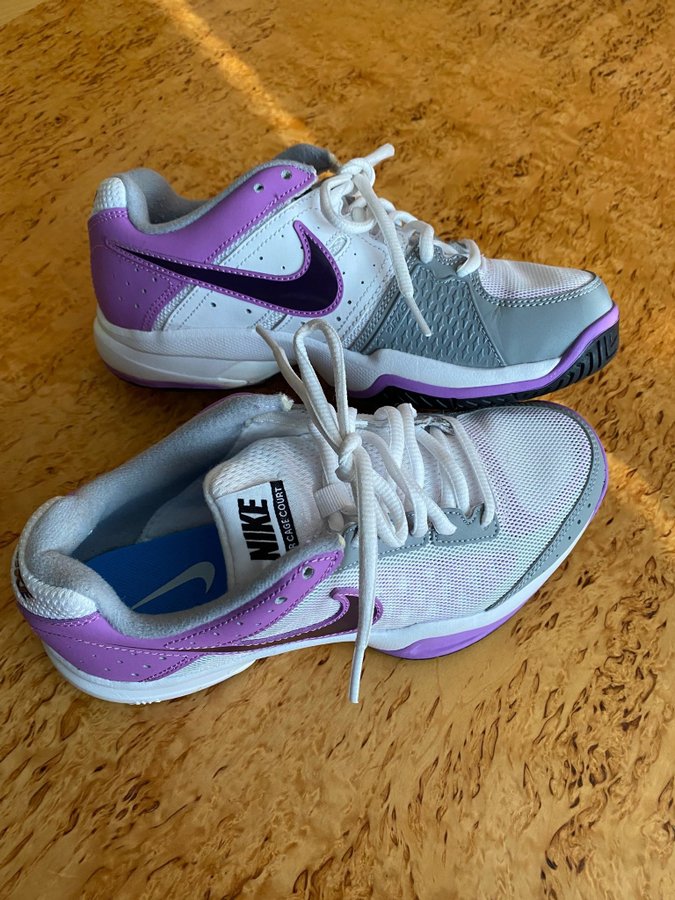 Nike Air Cage Court Women's Tennis Shoe 375